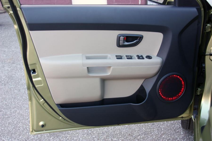  Kia Soul 2010 года  (фото 7 из 49)
